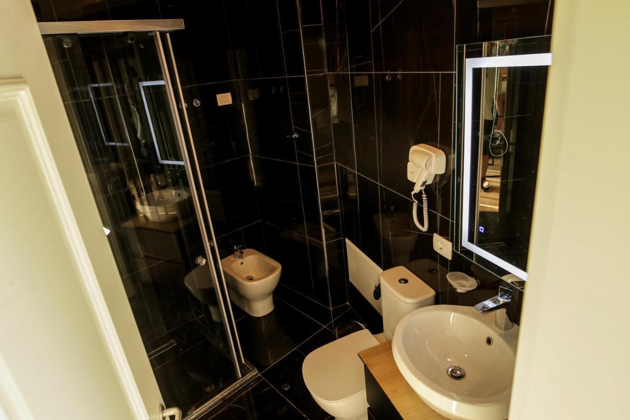 Rozafa Blu Hotel Shëngjin Buitenkant foto